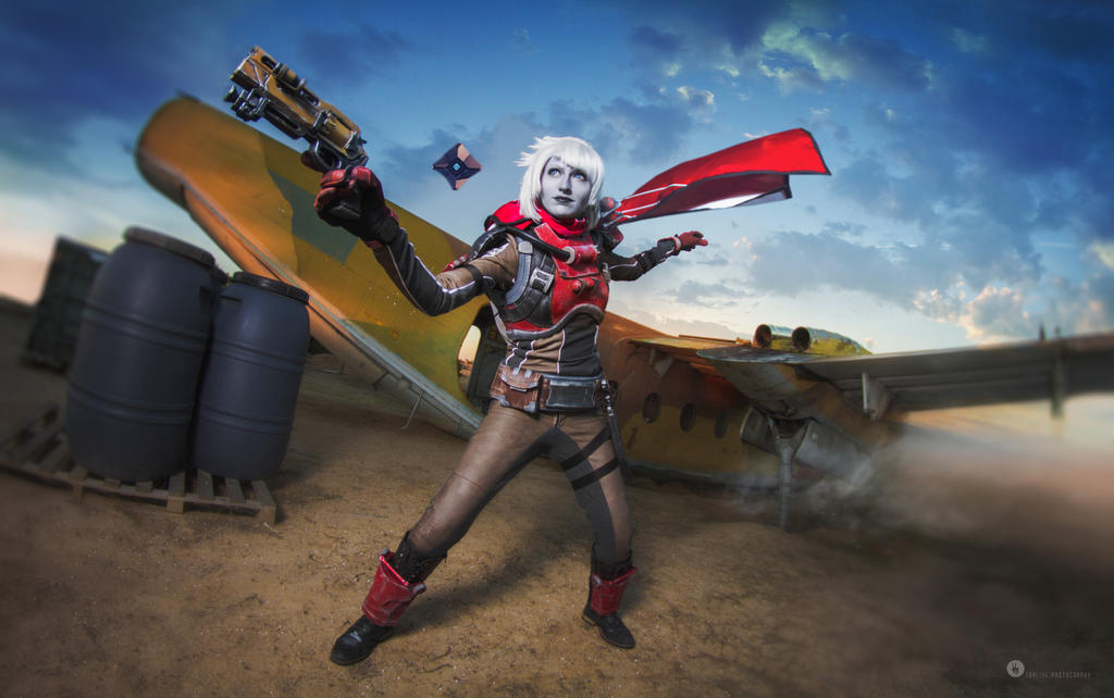 Destiny cosplay