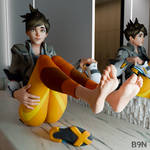 Some fresh air for Tracer's feet 2