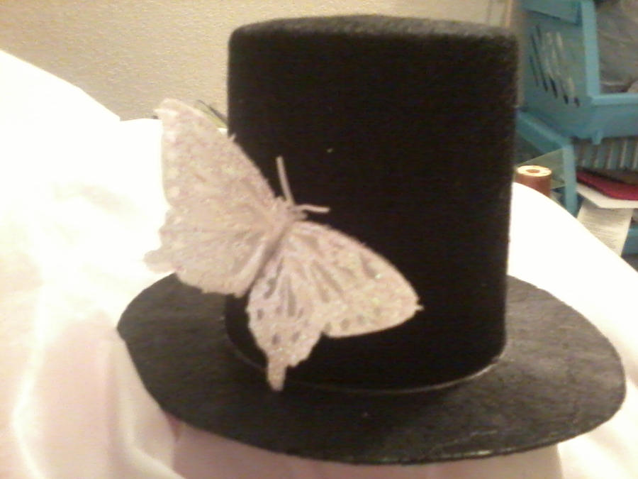 Mini tophat with butterfly