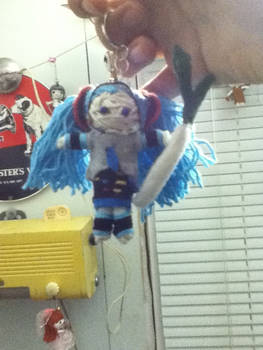 Keychain size Hatsune Miku string doll