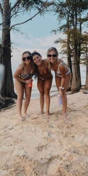 Armless beauty