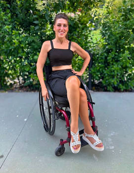 Cross legged para