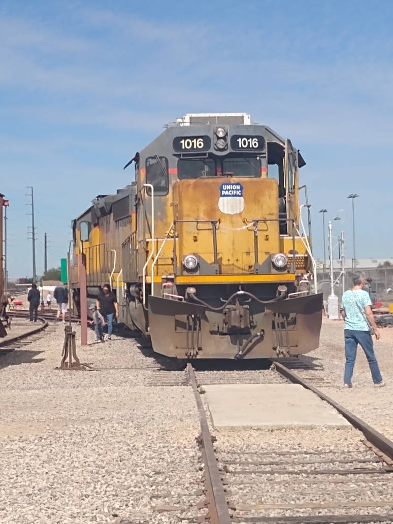 Union Pacific Diesel Engine by hamiltonhannah18 on DeviantArt