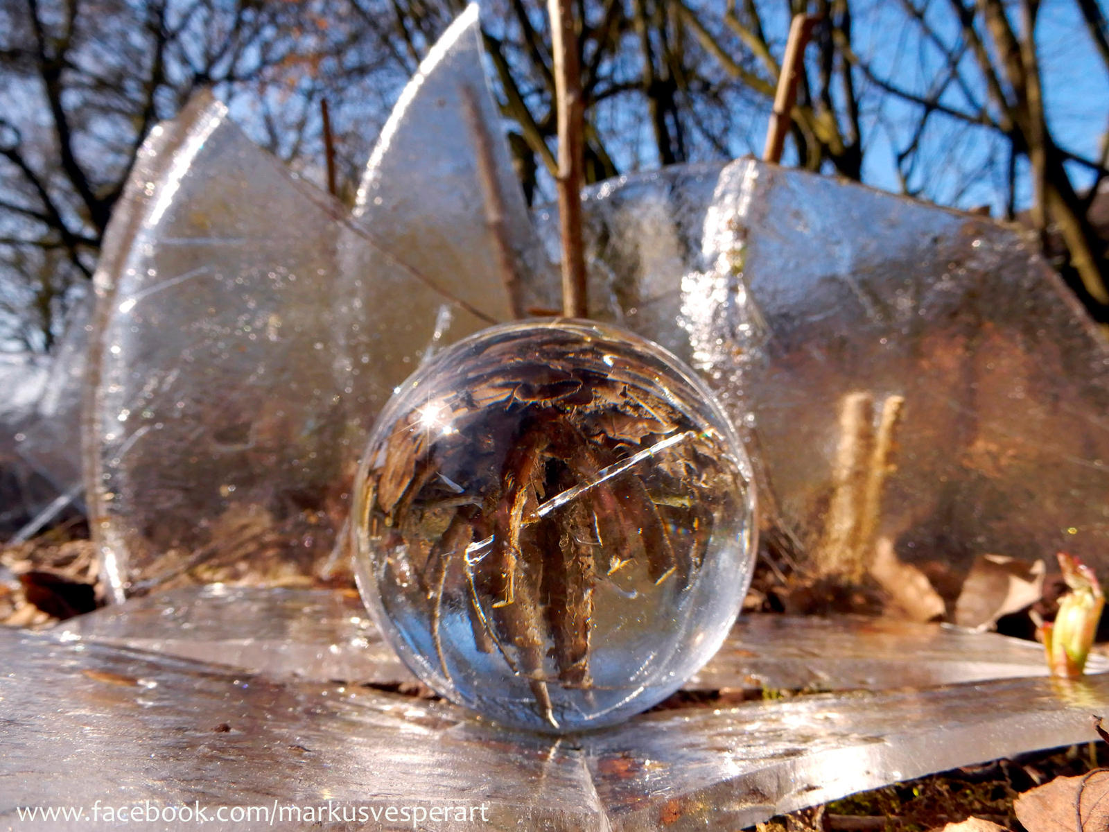 crystal_ball_and_ice_sculpture_by_acrylicdreams_dduobru-fullview.jpg