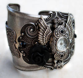 Steampunk - Gothic Cuff Watch1