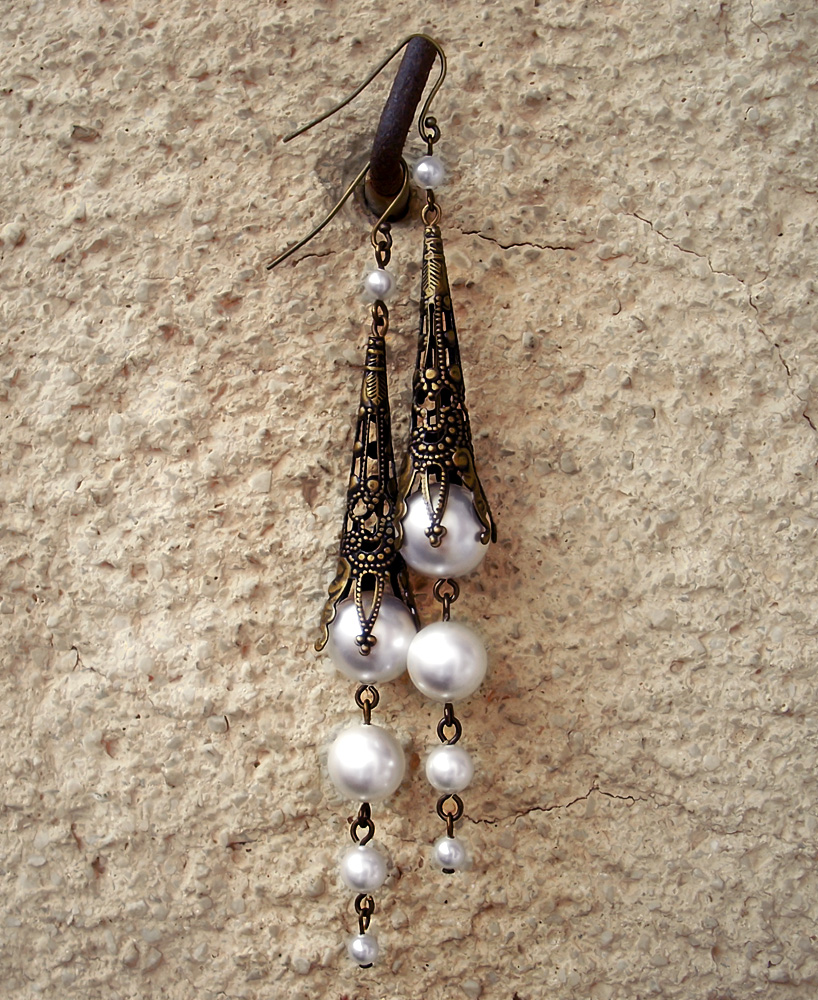 Pearly Dangling Earrings