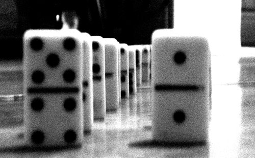 Do-do-dominoes