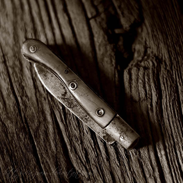 Great-grand-mother's knife. by Azram