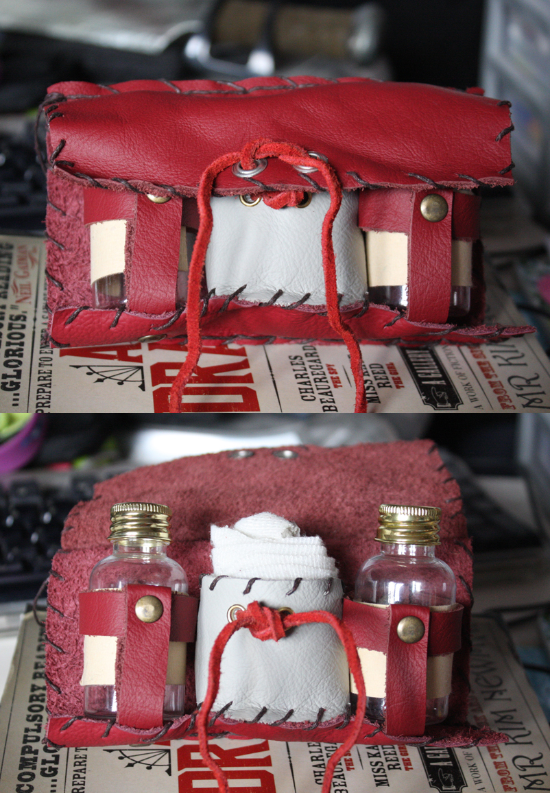 Red leather healers/Alchemists pouch