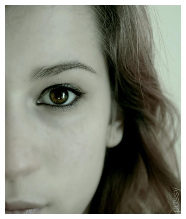 Auto Portrait Rae autoportrait by capturebox on DeviantArt