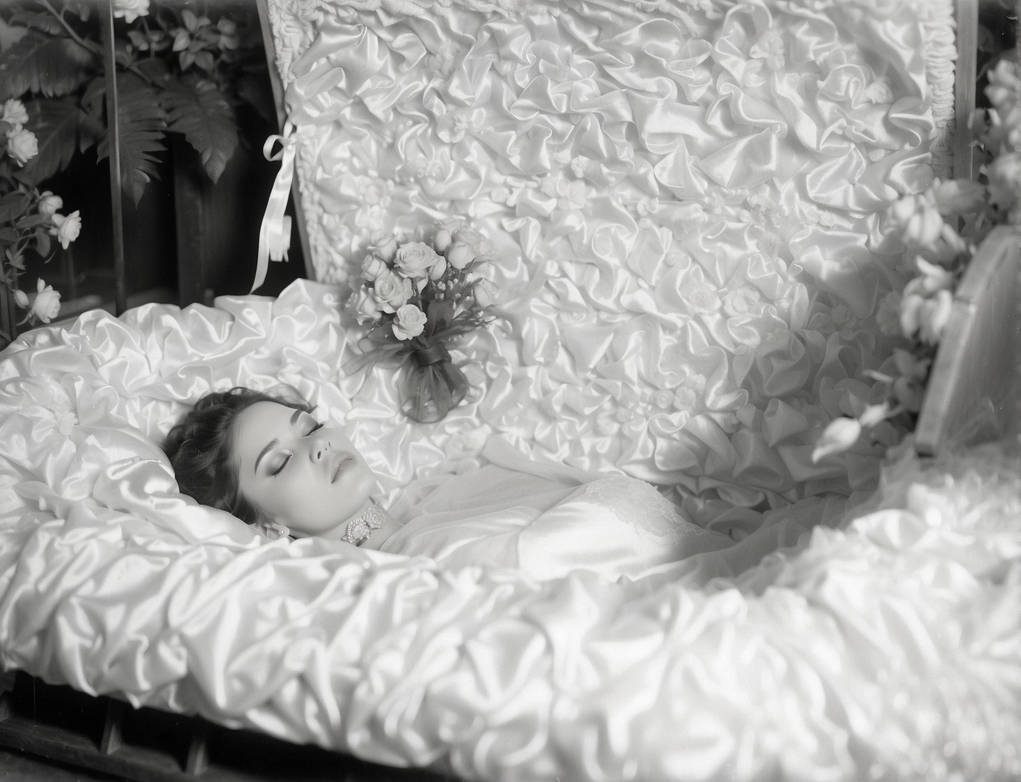 Fpj In Casket Vintage_Woman_in_caskets_0325_1 by Silkyduck on DeviantArt