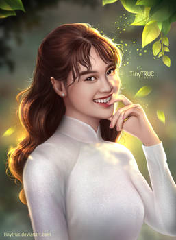 Vietnamese Girl Portrait in Ao Dai