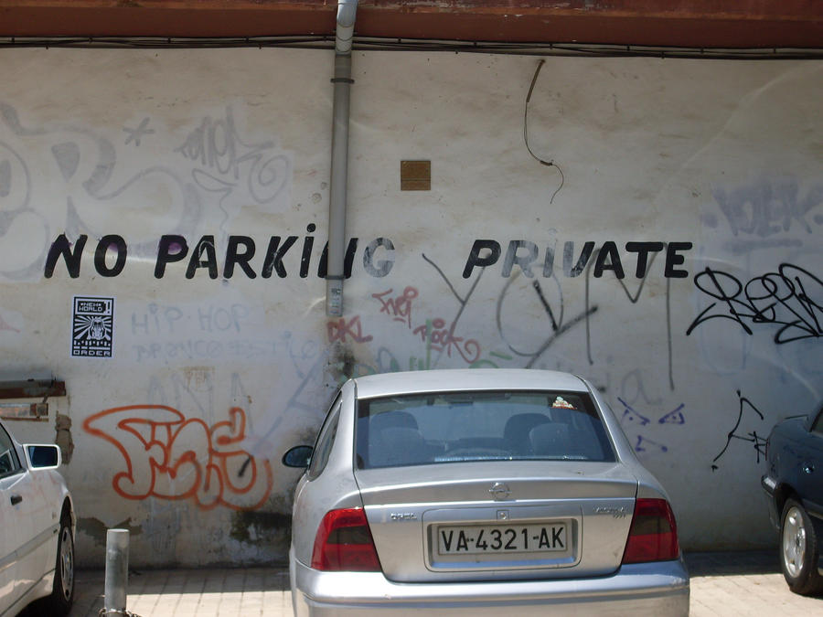 NO PARKING PRIVATE