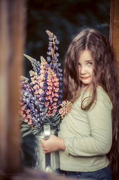 Simply portrait with flowers