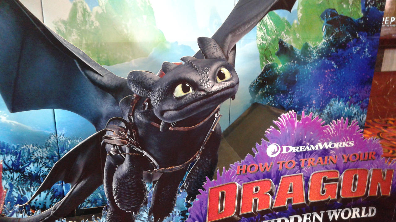 Toothless standee by mylesterlucky7 on DeviantArt