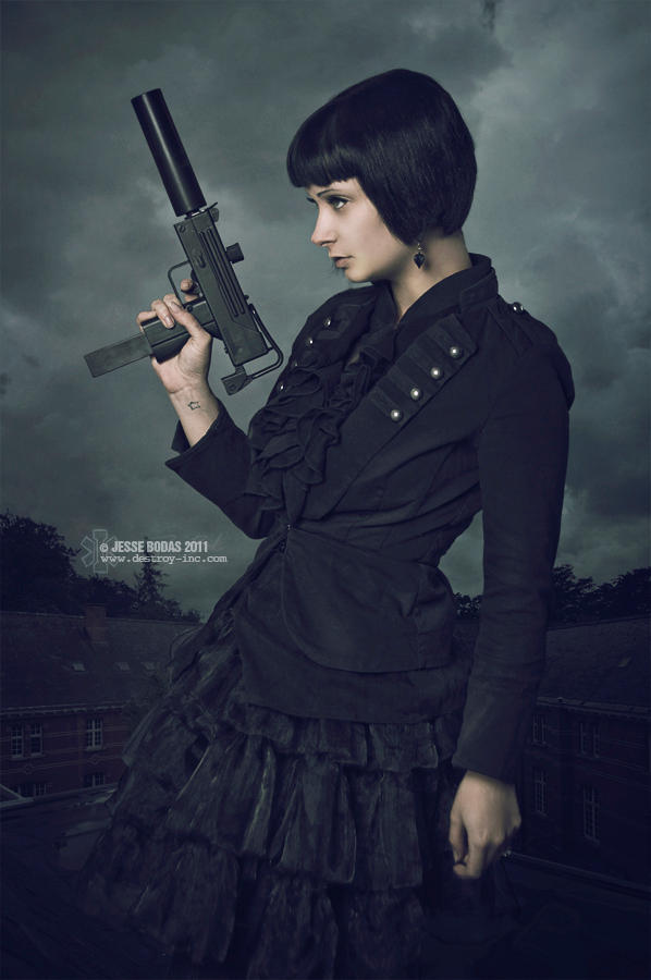 Portrait of an Assassin by destroyinc on DeviantArt