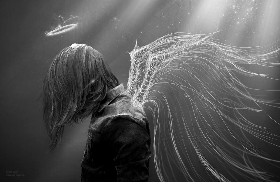 Свет и тьма в душе. Парень с крыльями. Ангел со спины. Ангел мужчина. Грустный ангел.