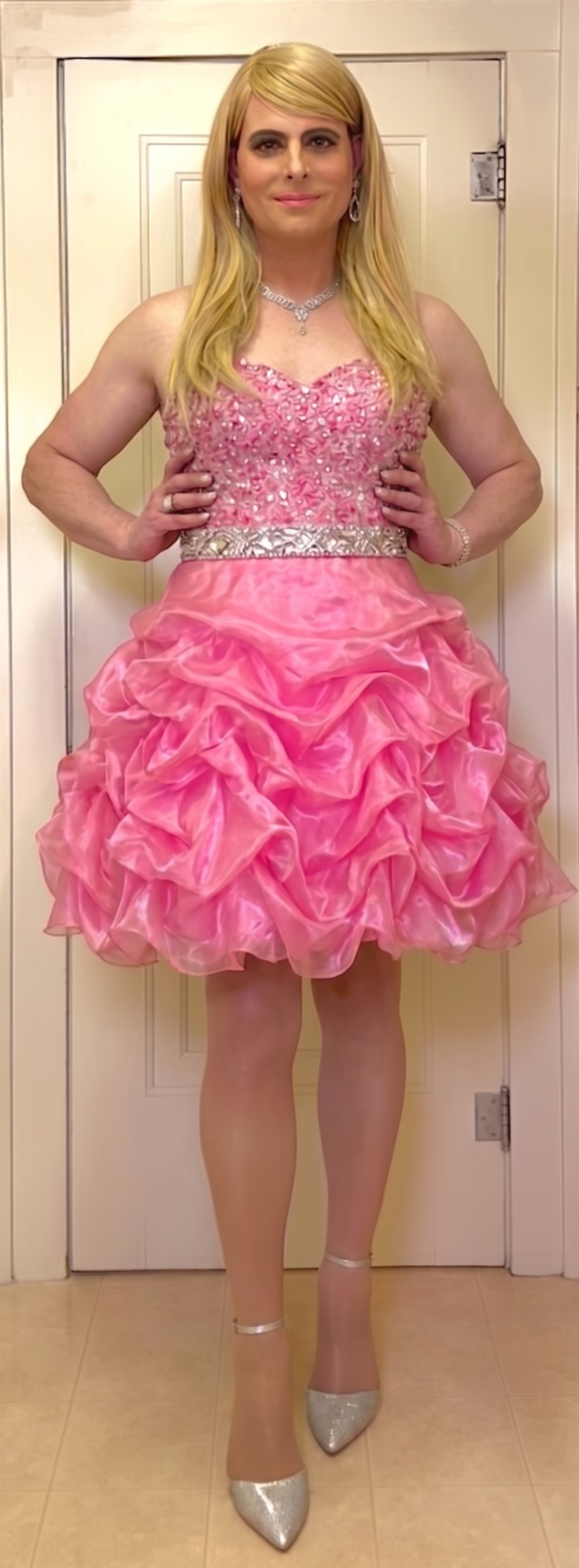 crossdressing prom dress #bluedress #dress #prom #girlindress #boyindress #fun #friends #transition #trending #viral #viralvideo #viraltiktok #maturak #ples #boyandgirl #wow #hot #svatebnisalonempatie #fyp #foryou #foryoupage