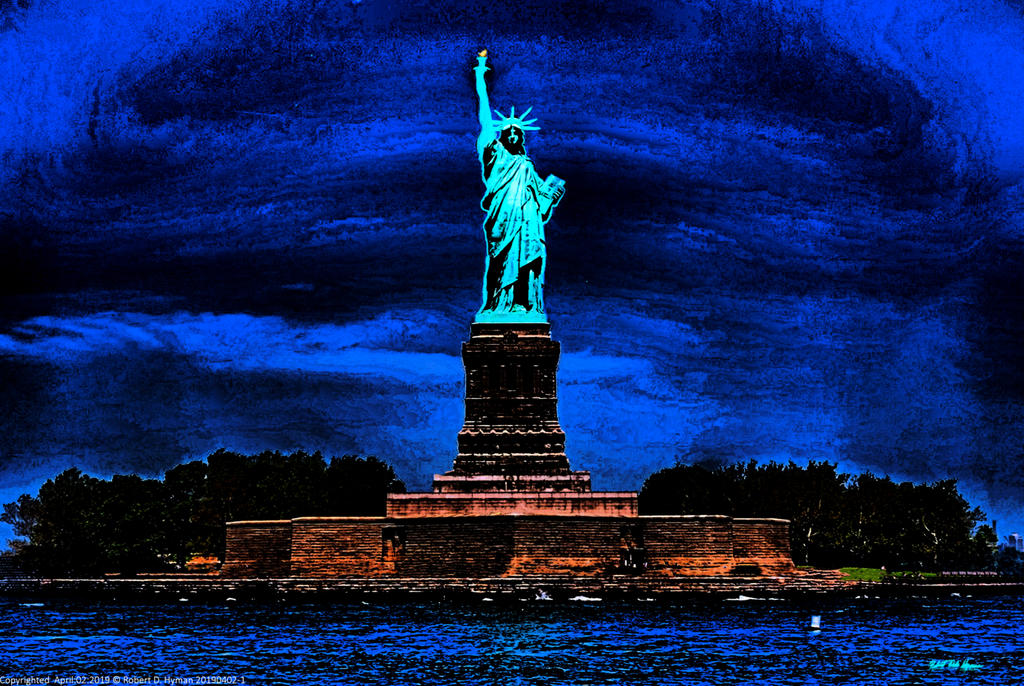 The Statue of Liberty at night. by rdhyman on DeviantArt The Statue of Liberty at night. by rdhyman on DeviantArt