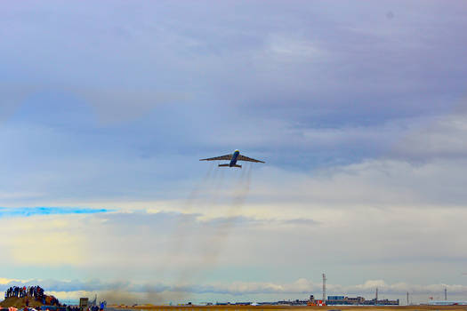 Antonov An-225 Mriya Departing CYYC