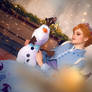 Olaf's Frozen Adventure - Anna cosplay