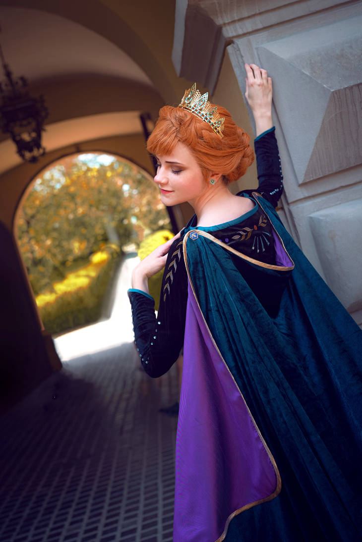 Queen Anna - Frozen 2 cosplay by KayaKirkland on DeviantArt