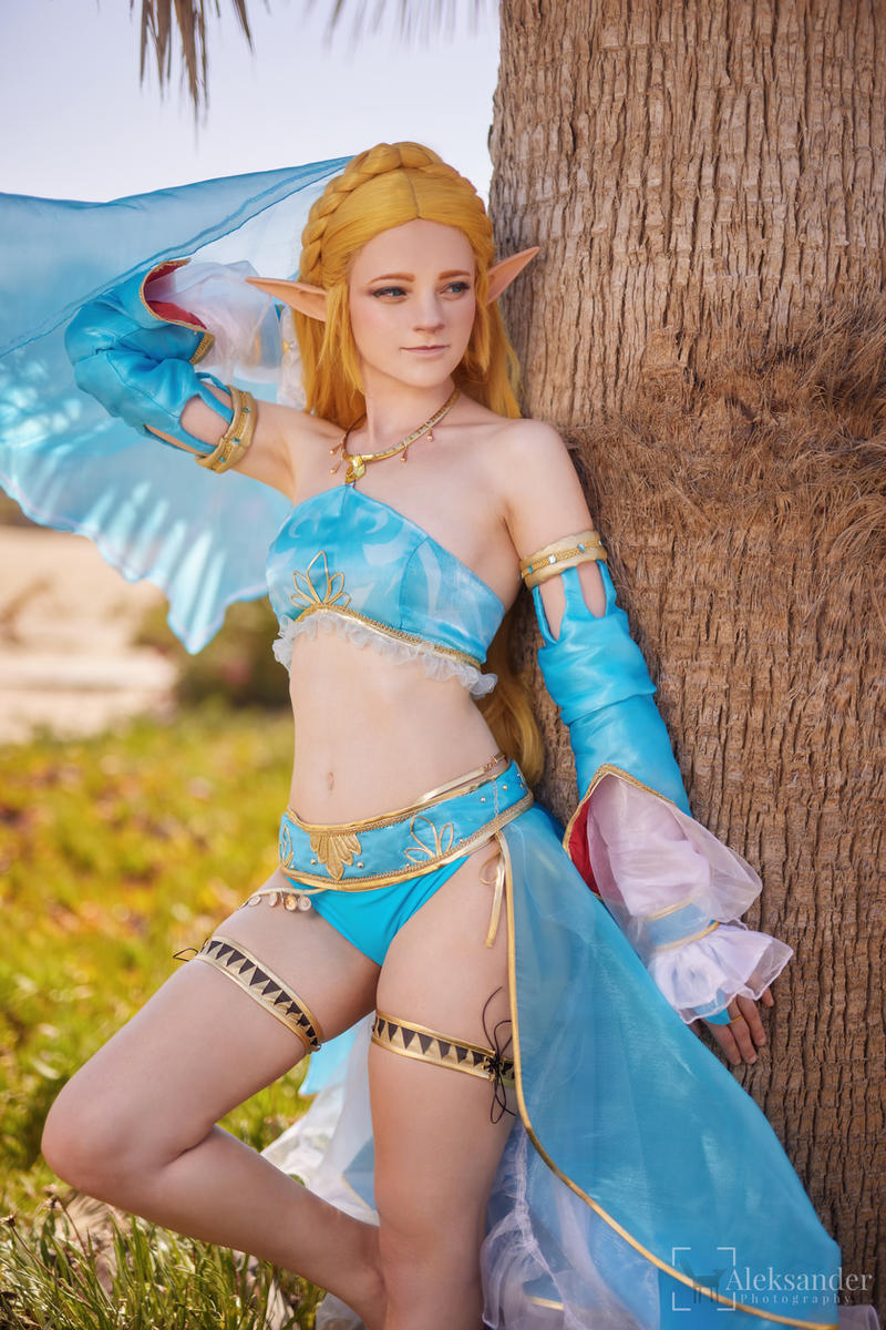 Princess Zelda Sakimi chan gerudo cosplay by KayaKirkland on DeviantArt Princess Zelda Sakimi chan gerudo cosplay by KayaKirkland on DeviantArt