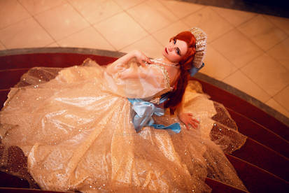 Anastasia Romanov cosplay
