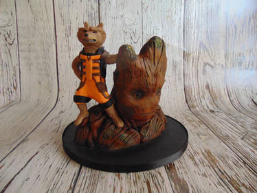 Groot annd Rocket Raccoon cake