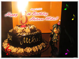 Happy 5th Birthday, Miku!! Here's a cake!