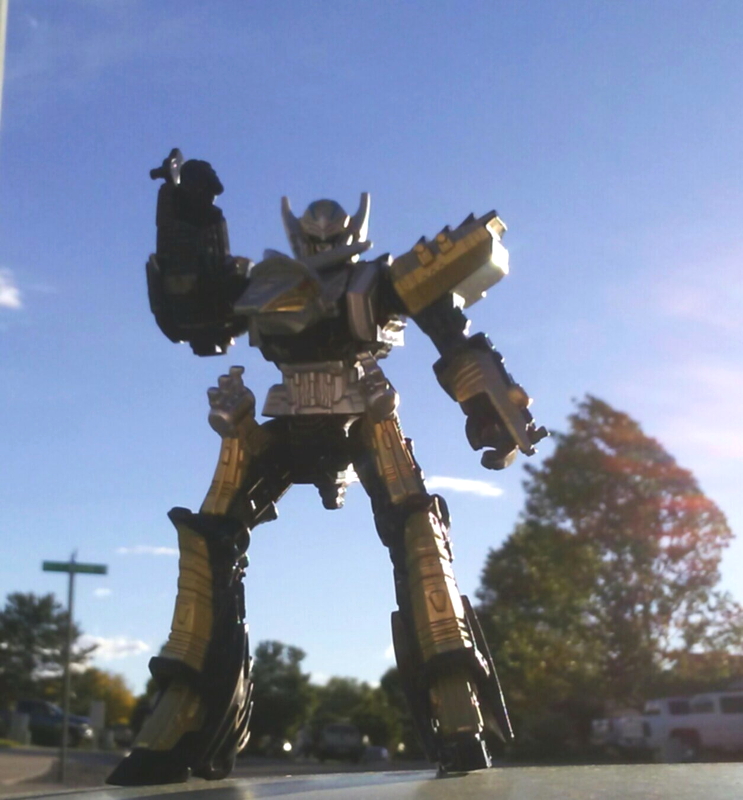 Strange Mecha sighted in my Neighboorhood!