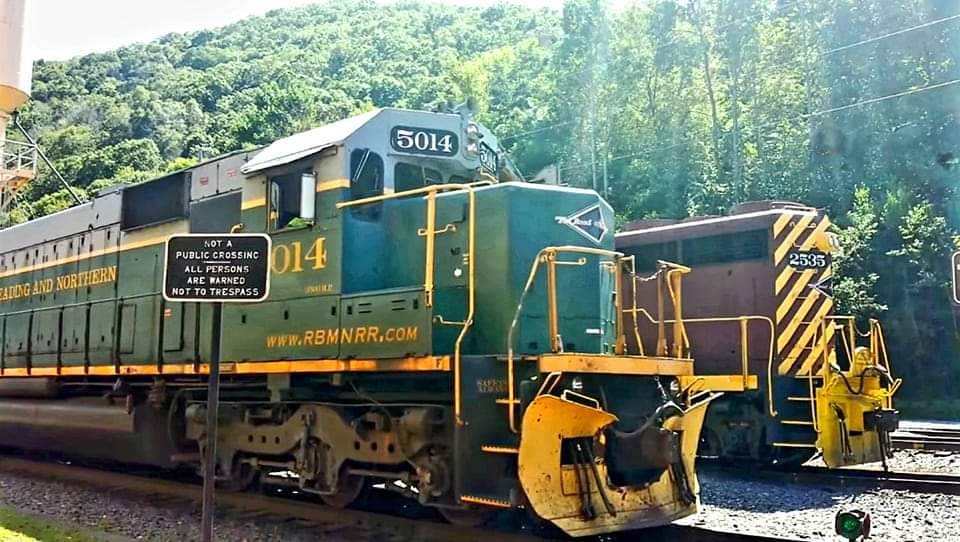 RBMN 5014 on a long tanker train in Port Clinton by Gjreider06 on ...