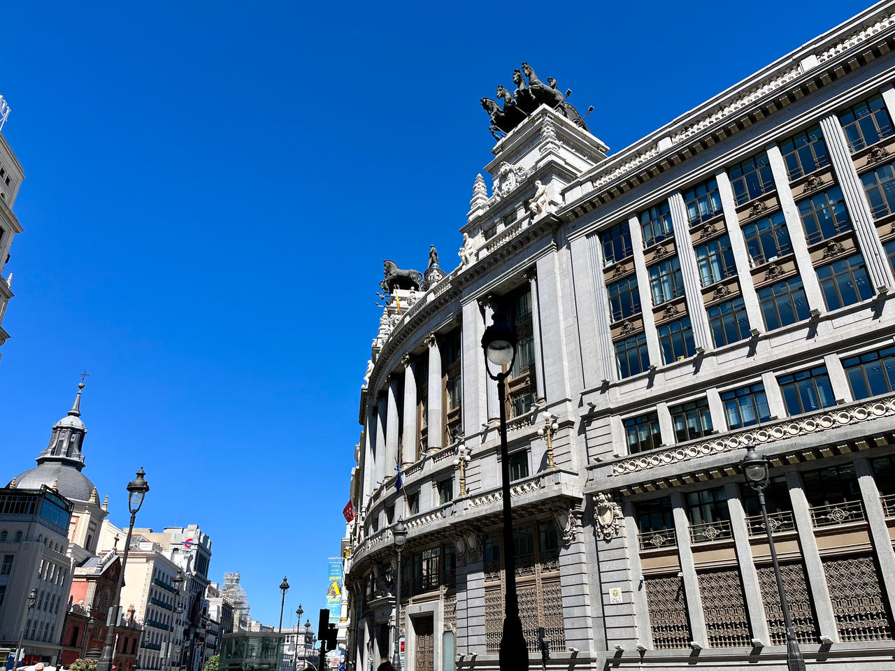 Madrid, Edif. Quadrigas by tarantola37 on DeviantArt