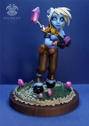 Calith figurine close-up by FelinexyCW