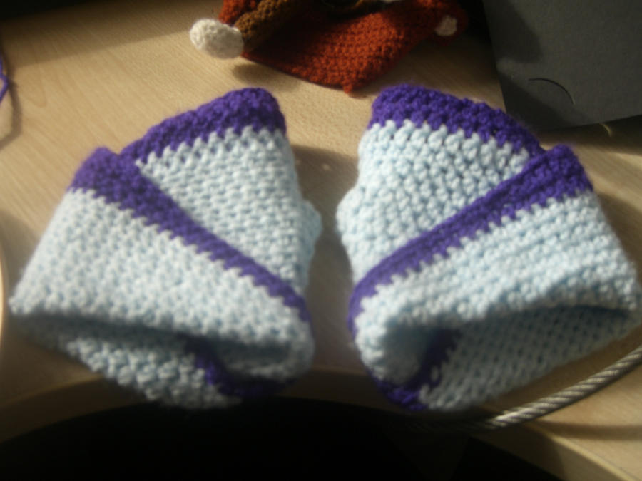 Mobius strip mittens II