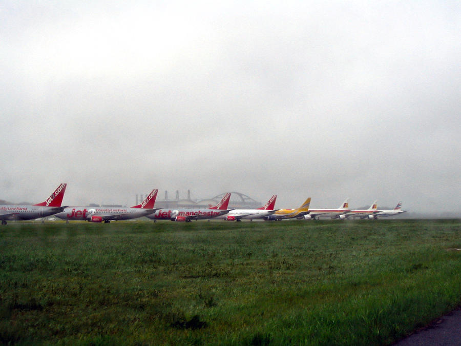 Rush Hour at Hamburg Airport 4