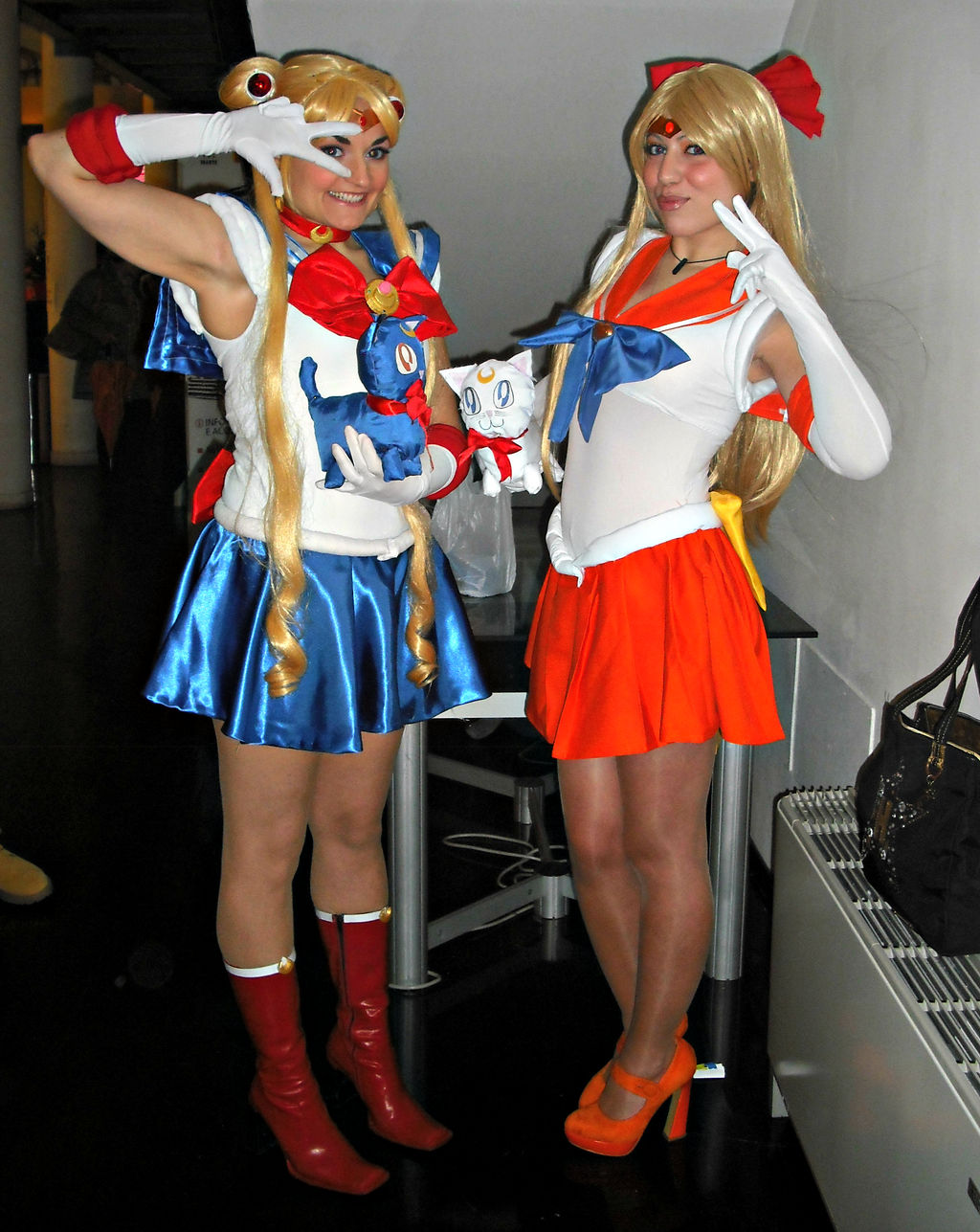 Sailor Moon and Sailor Venus cosplay