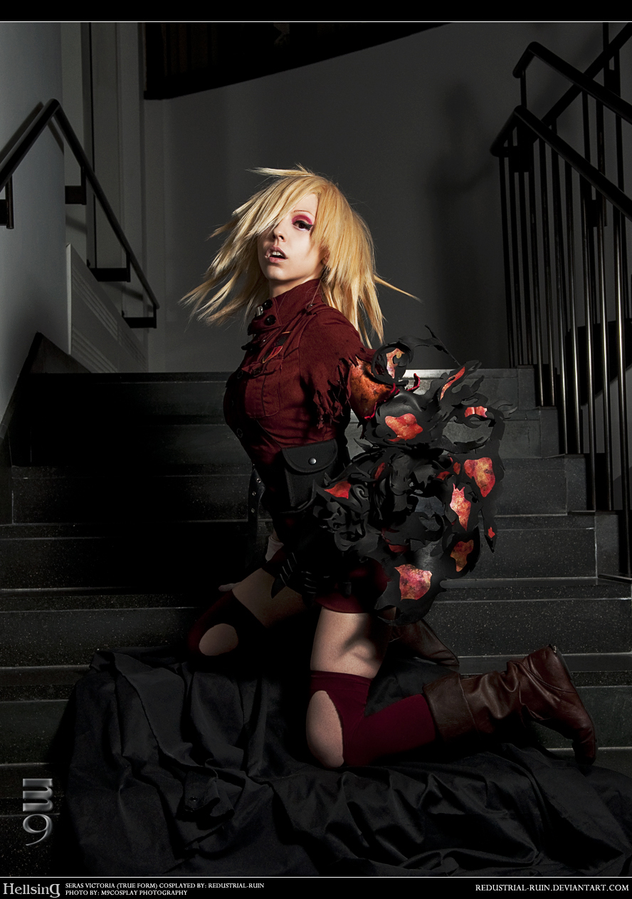 Hellsing Cosplay: Seras Victoria: Feral