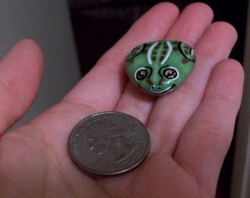 Little hand painted frog rock