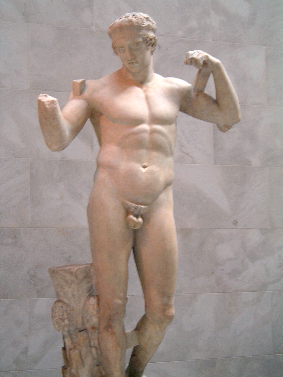 man.greek.roman.statue