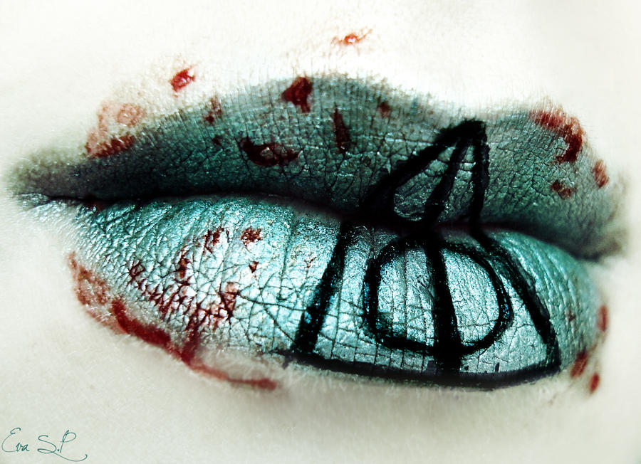 The deathly hallows by Chuchy5