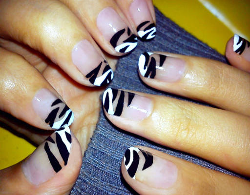 Zebra Nails