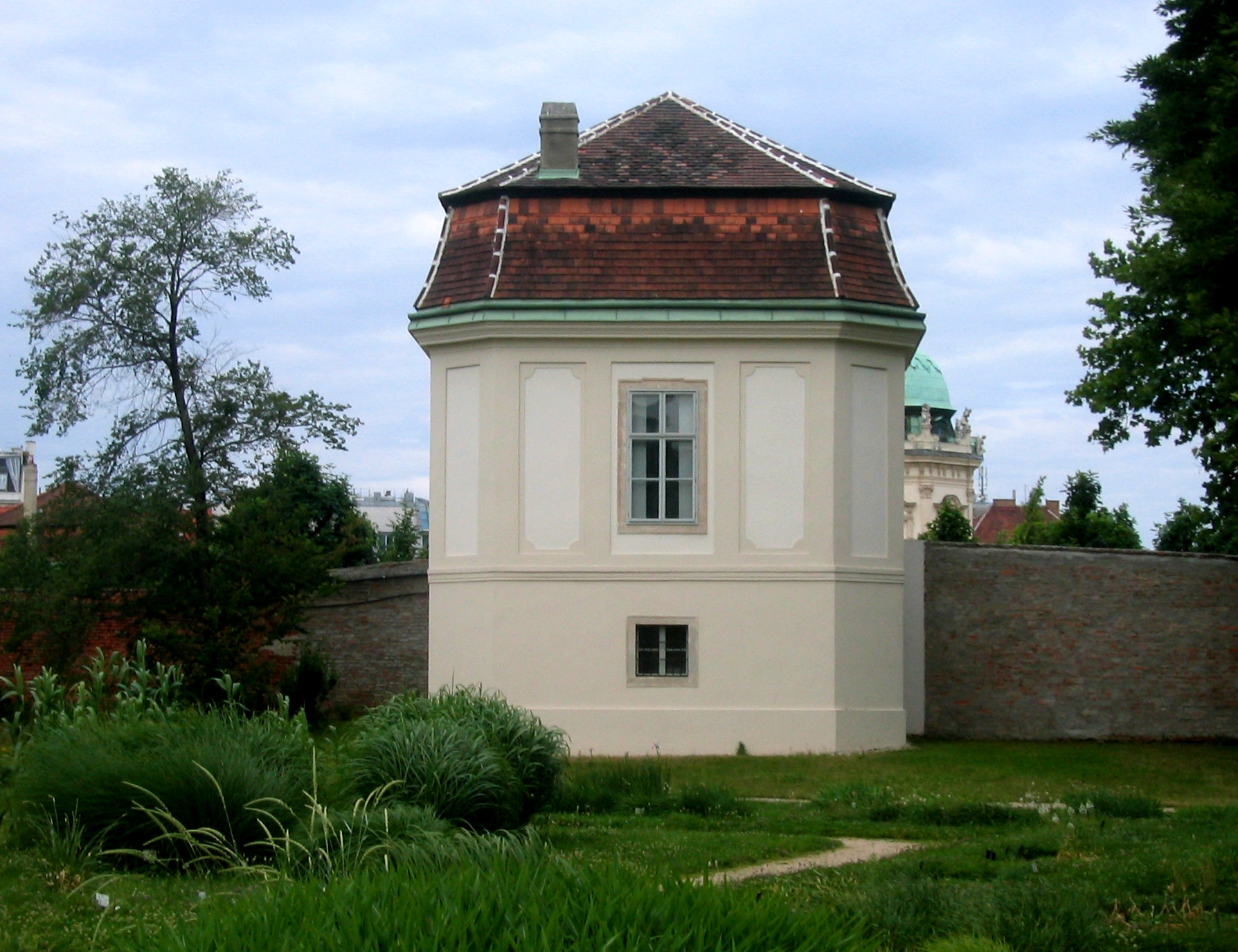 house + garden stock