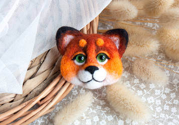 Fox brooch