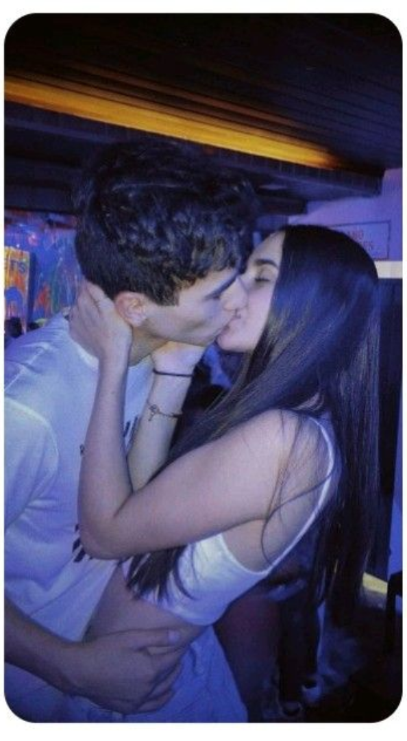 Party kiss