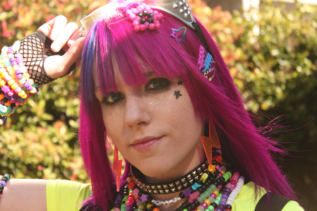 Pretty Rave Girl by SophieKoryn on DeviantArt