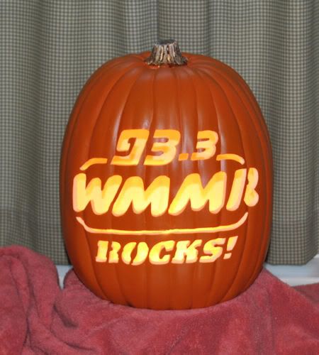 93.3 WMMR Logo