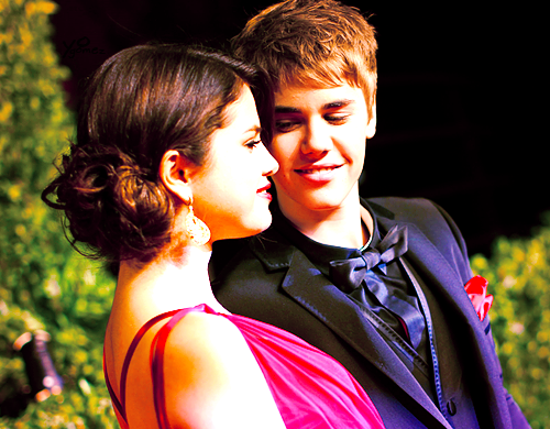 cute Justin Bieber with Selena Gomez