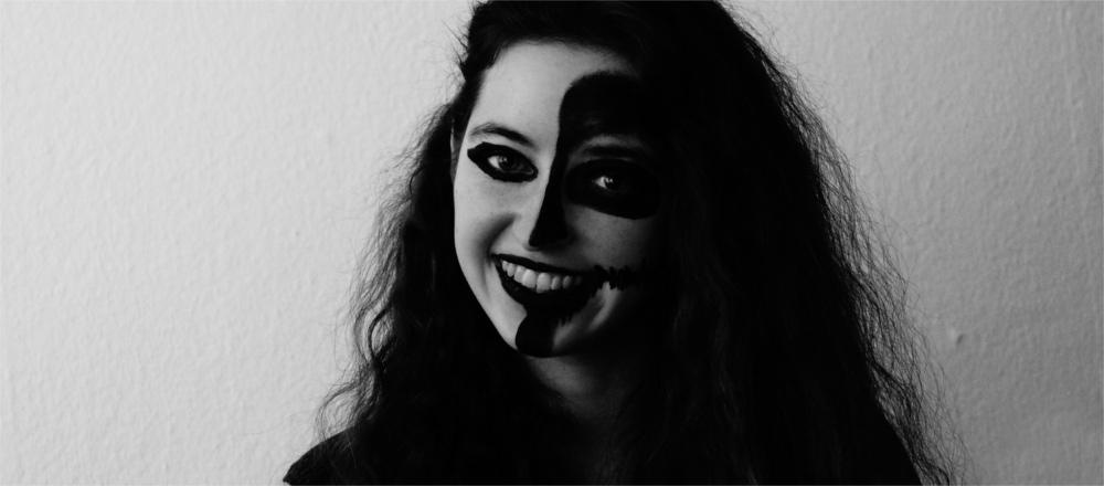 A Zombies Smile by Jaloic on DeviantArt