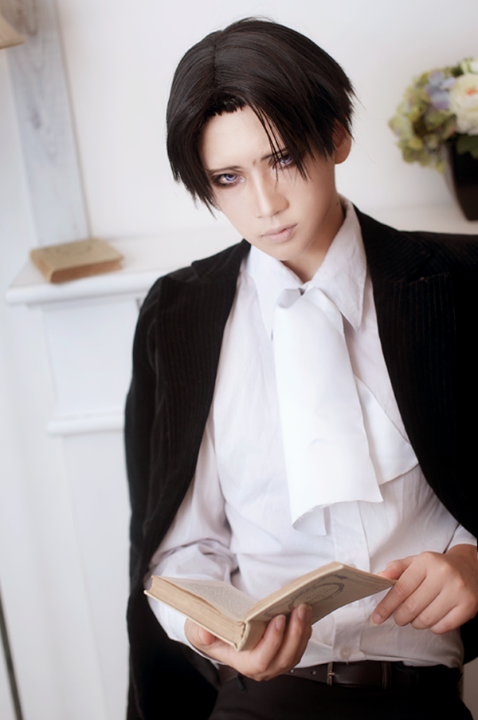 Levi Rivaille Cosplay (Reika Arikawa)